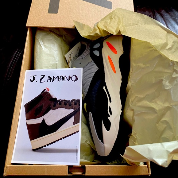 Yeezy 700 wave runners size 11 adidas - Picture 1 of 2